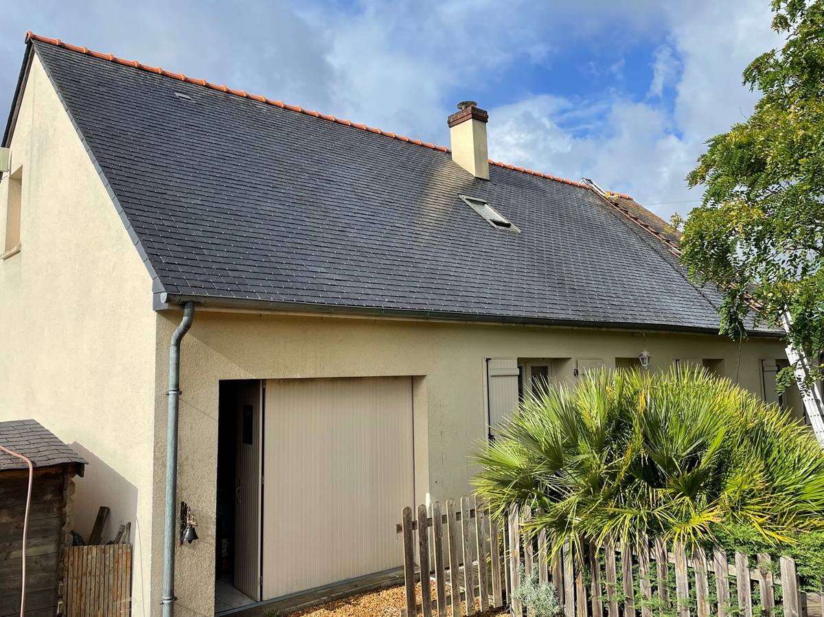 Toiture propre après démoussage professionnel — Dinard, Saint-Malo (35)